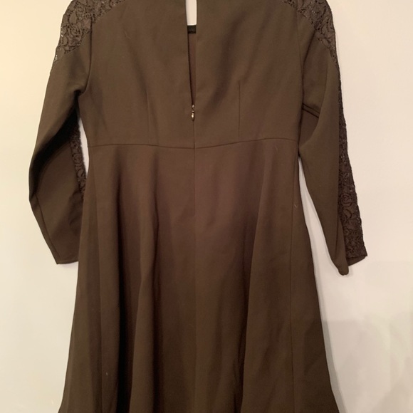 CeCe Dress - Picture 3 of 4